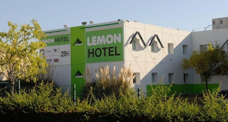 Lemon Hotel Tarascon Buitenkant foto